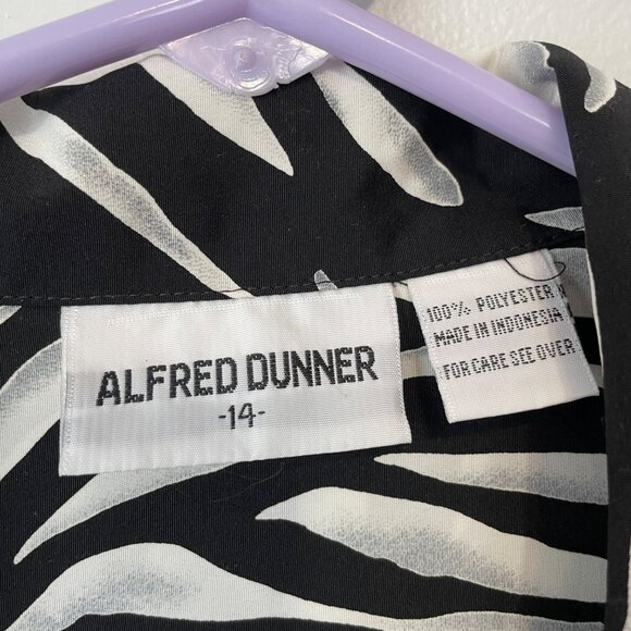 Alfred Dunner Zebra Print Button-Up Shirt Short Sleeve Lightweight Black & White - Picture 4 of 6